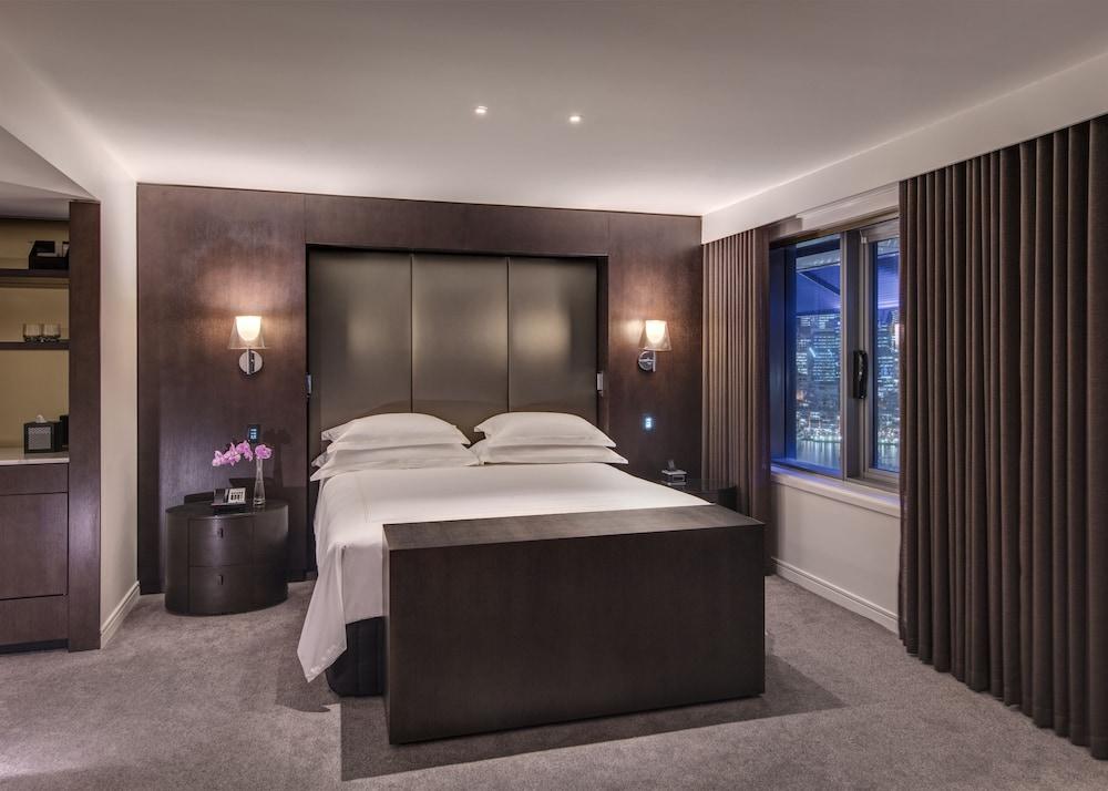 The Star Grand Hotel And Residences Сідней Екстер'єр фото A bedroom at the Mandarin Oriental London
