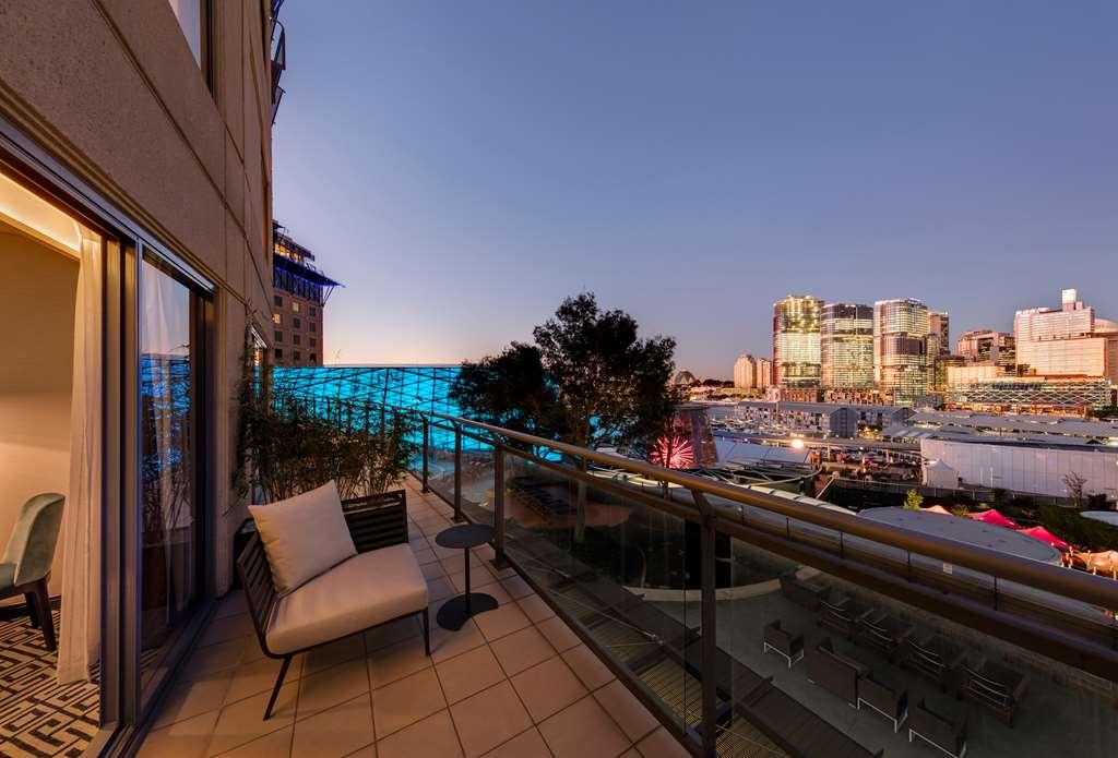 The Star Grand Hotel And Residences Сідней Номер фото Balcony of a penthouse apartment