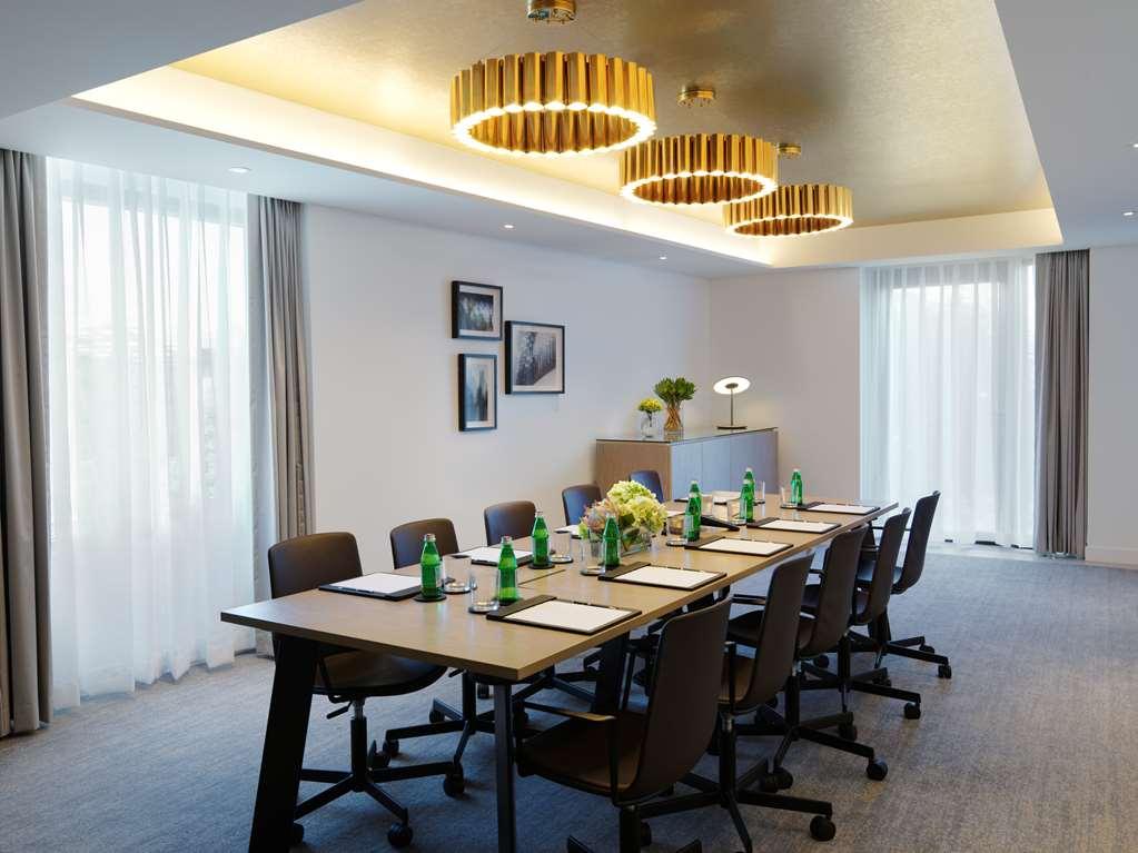 The Star Grand Hotel And Residences Сідней Зручності фото Meeting room
