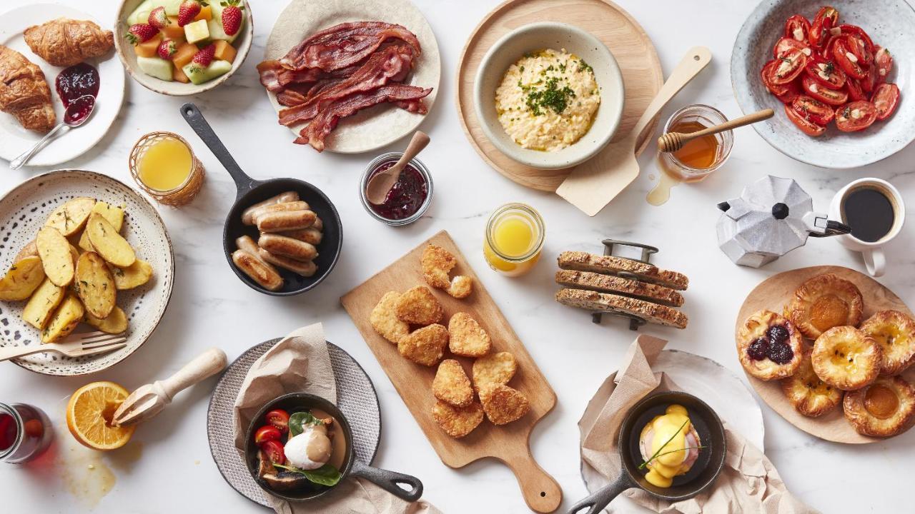 The Star Grand Hotel And Residences Сідней Екстер'єр фото A selection of breakfast items