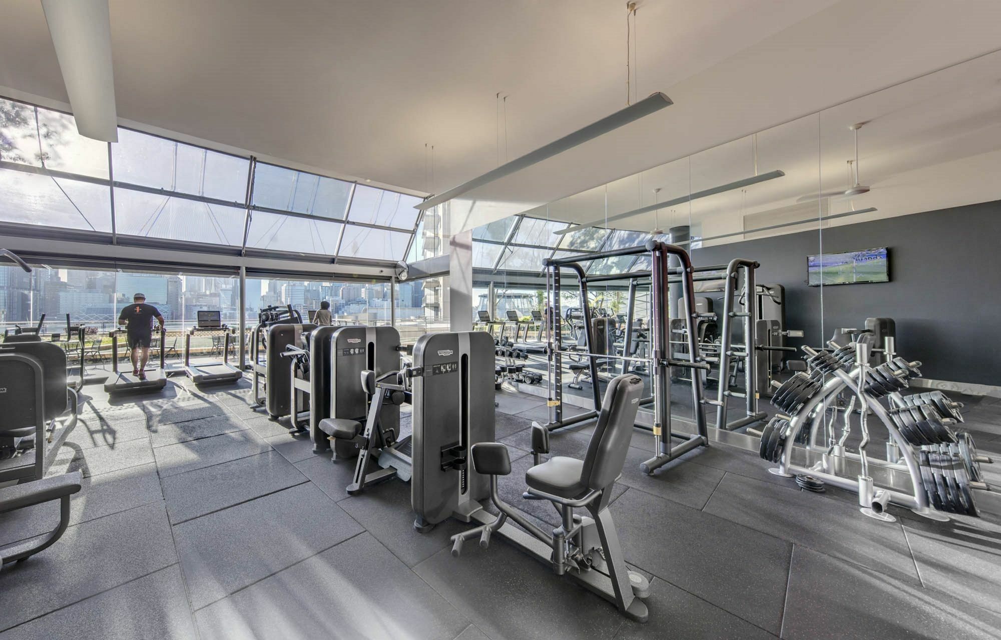 The Star Grand Hotel And Residences Сідней Екстер'єр фото The gym at the 1000 Museum